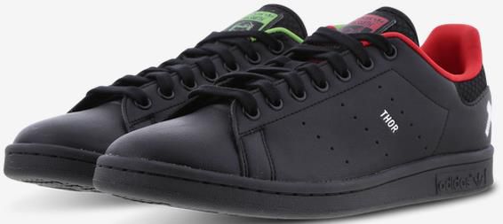 adidas Stan Smith Marvel Herrensneaker bis Gr. 45 für je 59,99€ (statt 84€)