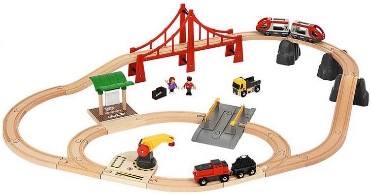 BRIO Großes City & Frachten Set in Kunststoffbox für 56,94€ (statt 74€)