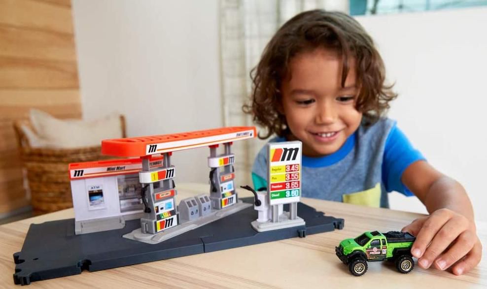 Matchbox GVY84   Tankstellen Spielset mit 1 Fahrzeug für 8,96€ (statt 14€)   Prime