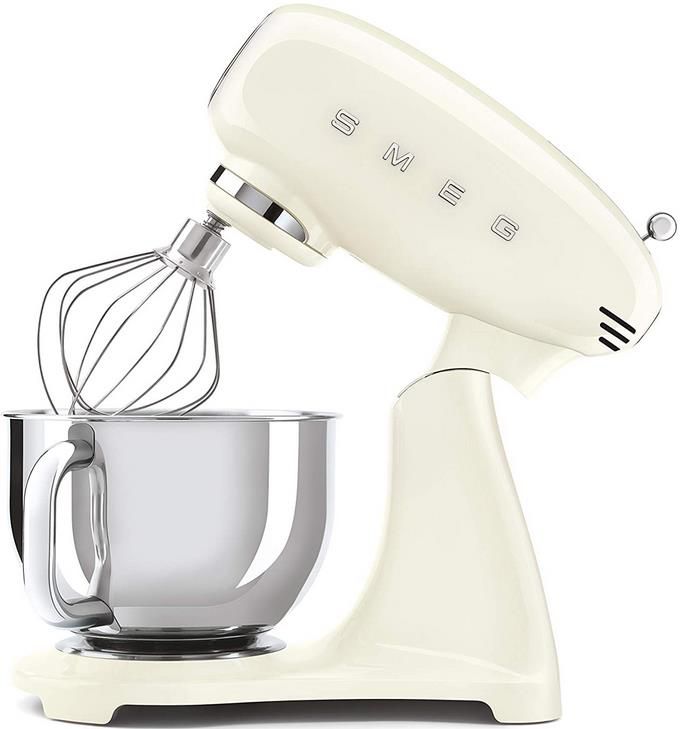 Smeg SMF03   Küchenmaschine mit 4,8 Liter Rührschüssel in Creme für 333€ (statt 384€)