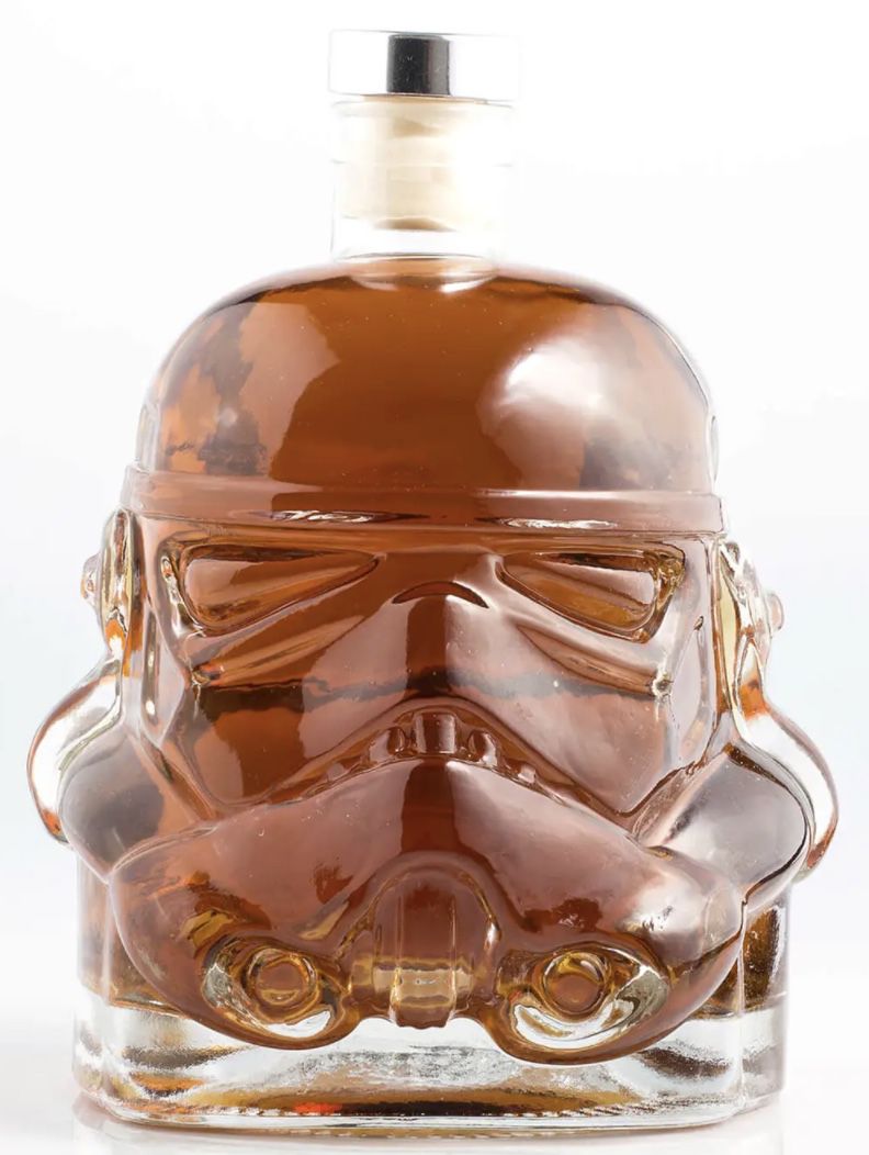 Stormtrooper Spirituosenflasche 750 ml für 15,73€ (statt 22€)