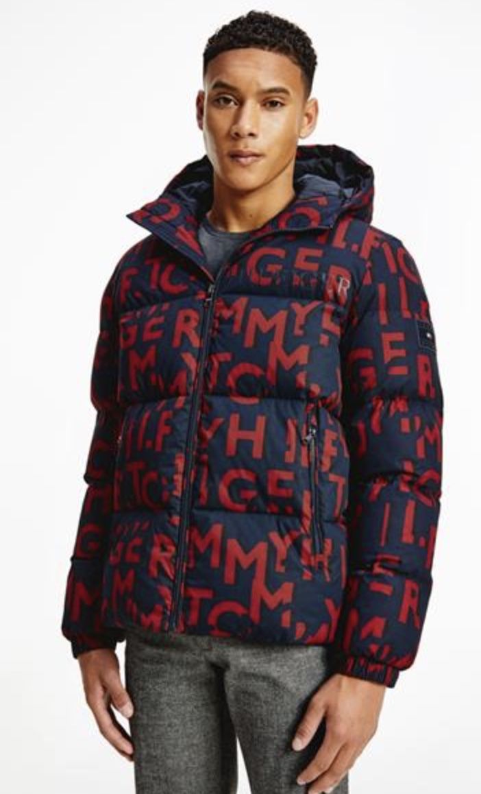 Tommy Hilfiger Steppjacke mit großem Logo Print für 151,98€ (statt 200€)