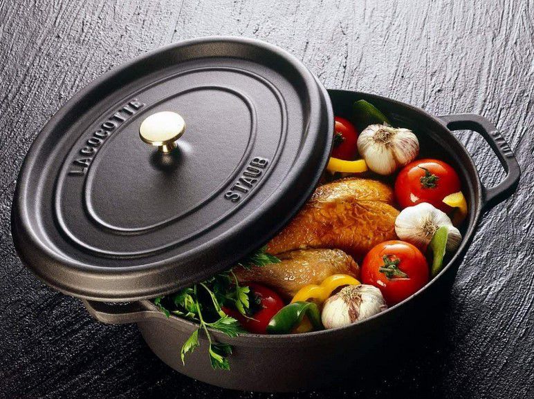 Staub Cocotte 33cm Bräter schwarz oval für 149€ (statt 173€)