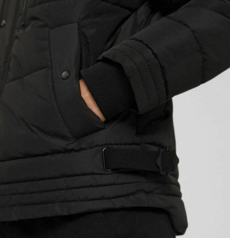 Esprit Steppjacke Basic mit Kapuze in Schwarz für 74,99€ (statt 100€)