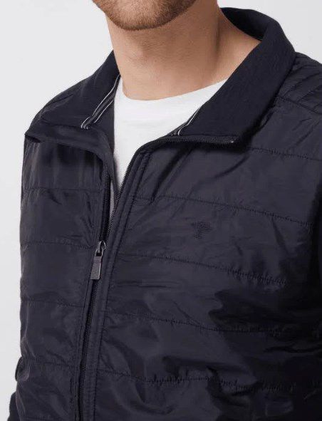 Fynch Hatton Sweatjacke mit Steppung und Stehkragen in Navy Blau für 67,49€ (statt 90€)