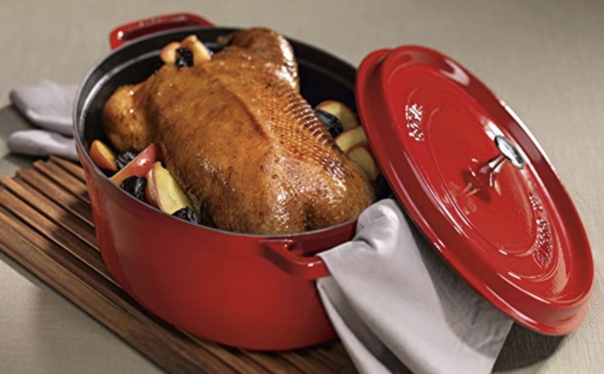 Staub Gusseisen Bratentopf 8 Liter 37 x 31 cm oval in Grau für 170€ (statt 277€)