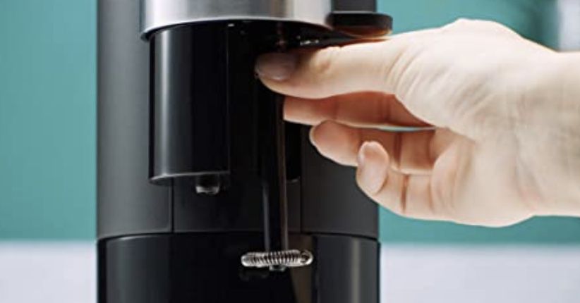 Krups XN8908 Nespresso Atelier Kaffeekapselmaschine mit Milchaufschäumsystem direkt in der Tasse für 235,99€ (statt 270€)
