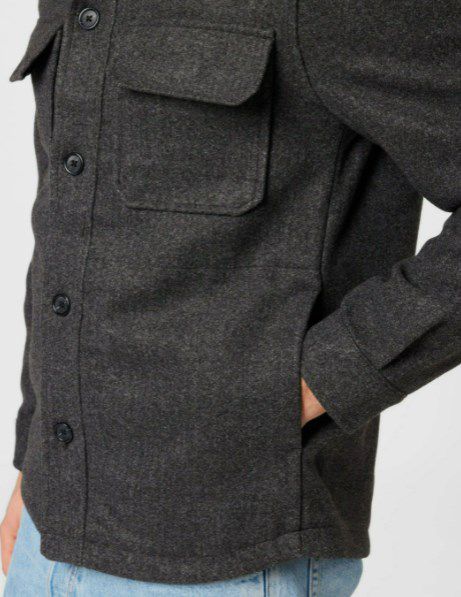 Tom Tailor Hemdjacke mit Brusttaschen in Grau und Melange Optik für 28,74€ (statt 40€)