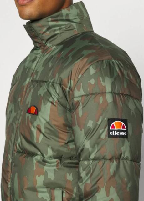 ellesse Steppjacke mit Military Muster für 66,60€ (statt 75€)