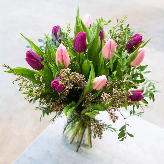 Blumenstrauß Tulpenliebe mit Rosa und pinken Tulpen für 25,98€ (statt 36€)
