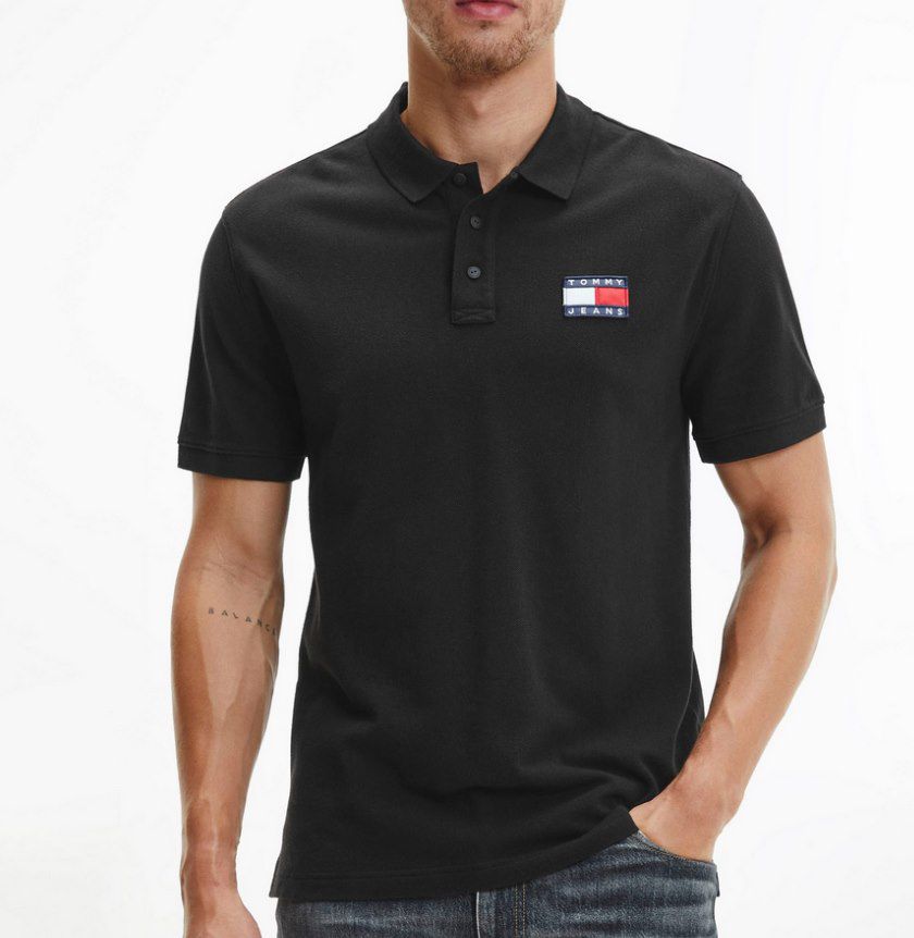 Tommy Jeans Badge Poloshirt in Schwarz o. Marine 49,94€ (statt 63€)   S bis L