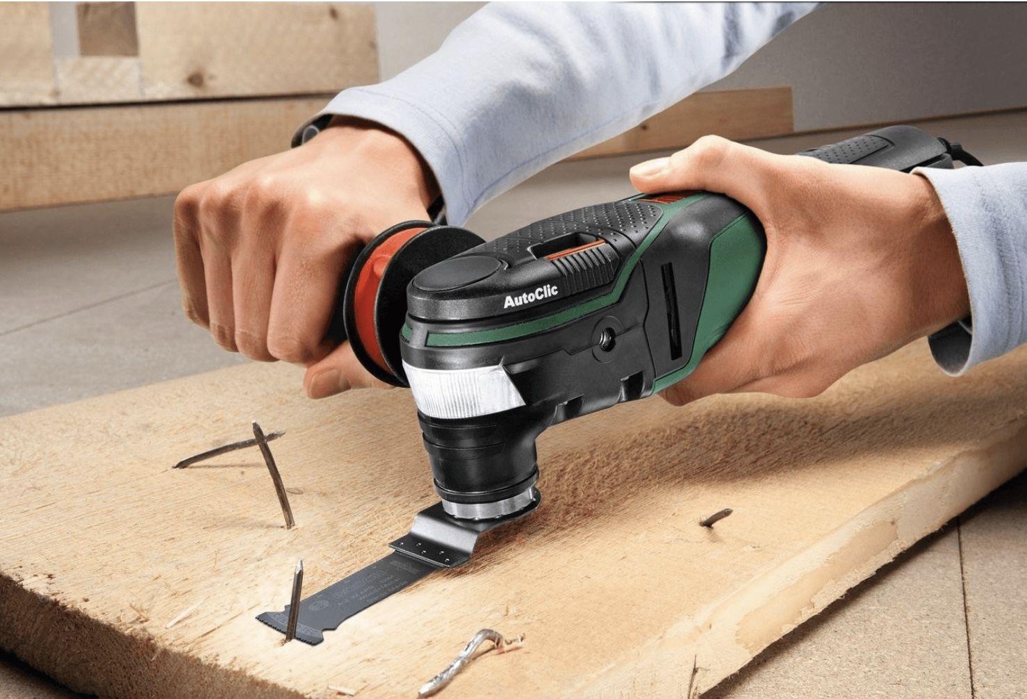 Bosch Multifunktionswerkzeug PMF 350 CES mit 350 Watt & Koffer für 127,39€ (statt 150€)