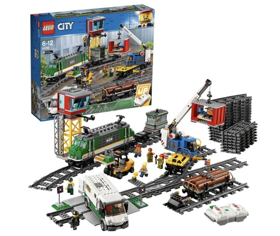 Lego City   Güterzug (60198) für 121,41€ (statt 138€)