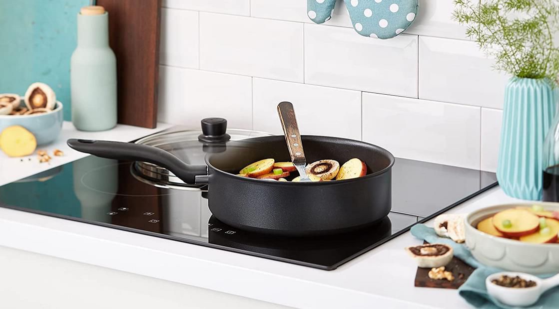 Tefal C69532 Hard Titanium+ Schmorpfanne mit Deckel 24 cm für 30,37€ (statt 42€)