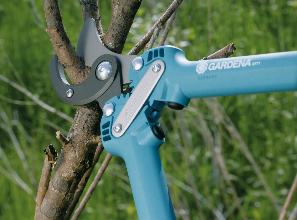 Gardena Comfort Amboss Astschere für 25,90€ (statt 35€)