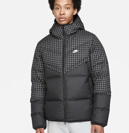 Nike Sportswear Storm FIT Windrunner Jacke für 144,49€ (statt 170€)