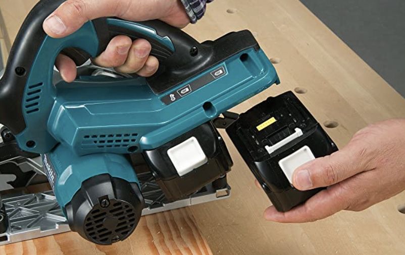 Makita DHS710ZJ Ak­ku Hand­kreis­sä­ge (ohne Akku, im Makpac) für 158€ (statt 219€)