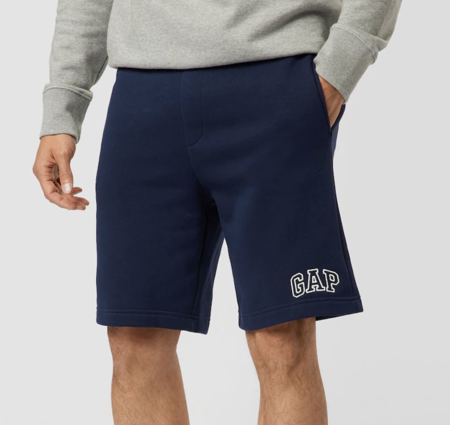 GAP New Arch Logo Shorts in Navy für 23,90€ (statt 30€)