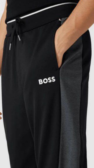 BOSS Herren Sweathose in Schwarz für 44,36€ (statt 100€)