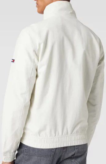 Tommy Jeans TJM Seasonal Bomber Herren Blouson in Elfenbein und Marine für 50,99€ (statt 90€) S bis L