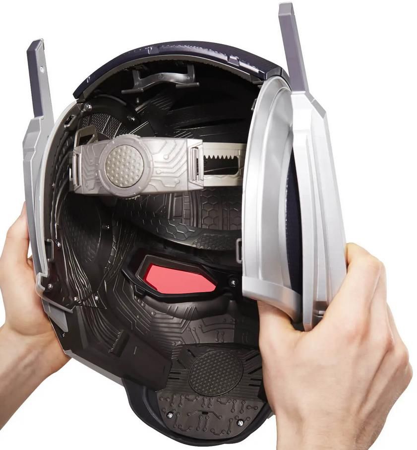 Hasbro Avengers   Marvel Legends Replica Ant Man Helm für 90,18€ (statt 120€)