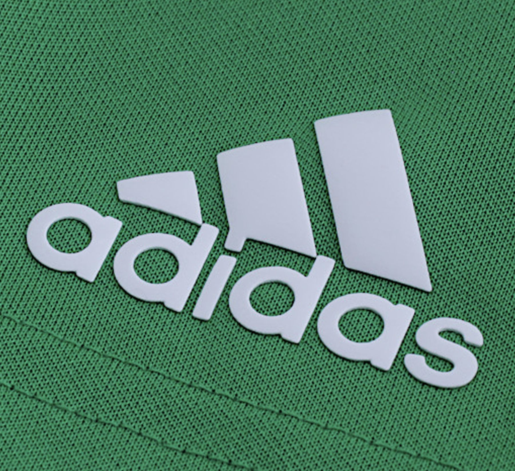 2x adidas Golf Poloshirt in Grün mit UV Schutzfaktor 50+ für 29,98€ (statt 70€)