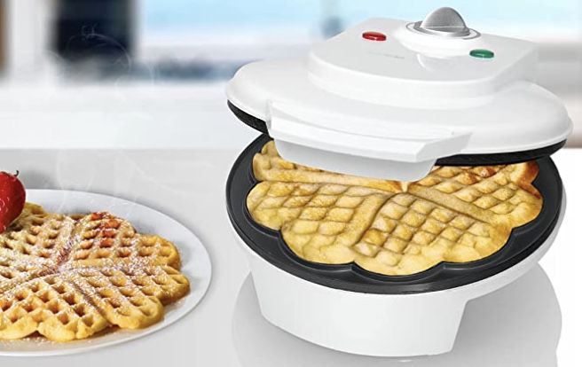 Clatronic WA 3491 Waffeleisen für klassische Herzwaffeln für 13,99€ (statt 20€)   Prime