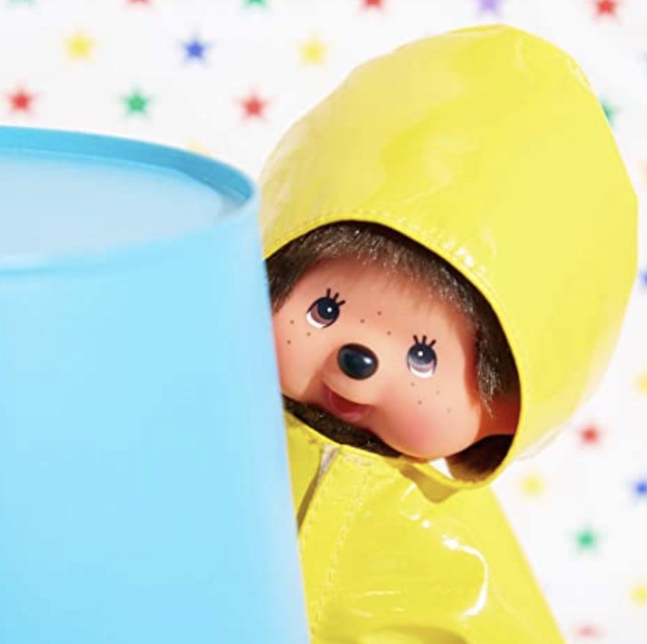 Monchhichi mit gelbem Regenmantel 20 cm für 21,43€ (statt 32€)   Prime