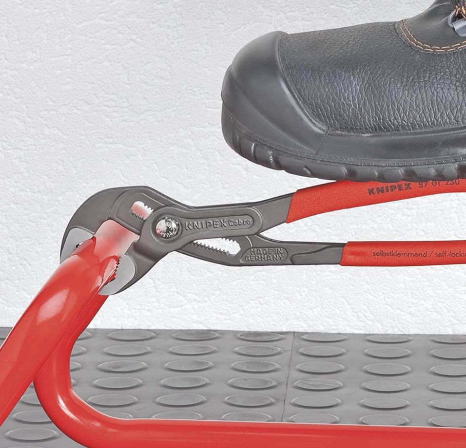 KNIPEX Cobra 180mm Hightech Wasserpumpenzange für 17€ (statt 20€)