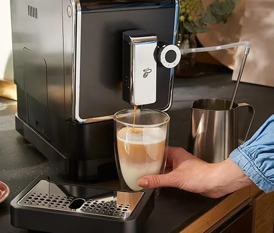Tchibo Esperto Pro Kaffeevollautomat mit Edelstahllanze für 289€ (statt 349€)