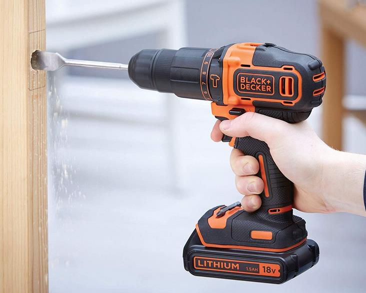 Black+Decker BDCHD18S1KA Akku Schlagbohrschrauber inkl. 104 teiliges Zubehör für 82,89€ (statt 95€)