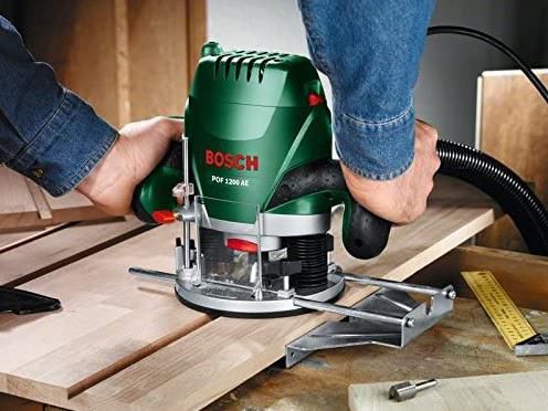 Bosch POF 1200 AE Oberfräse mit 1.200 Watt für 71,79€ (statt 90€)