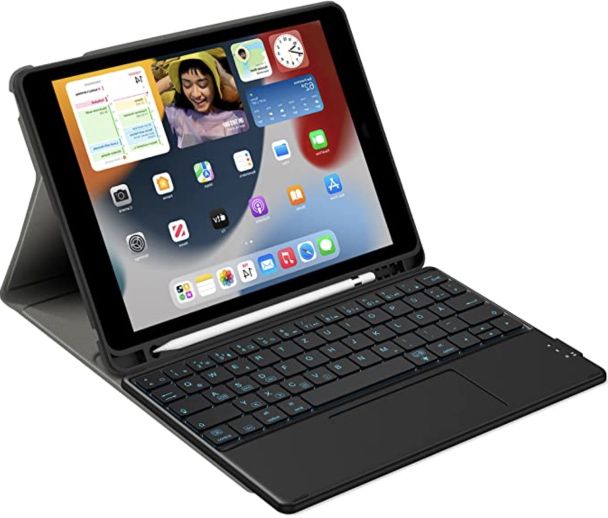 LIBOZMKO Tastaturhülle mit Touchpad für iPad 7/8/9 für 19,99€ (statt 40€)