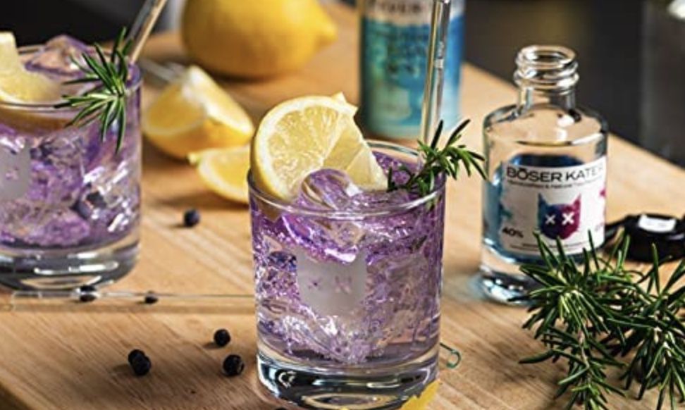 Böser Kater Two Faced Gin mit Farbwechsel für 28,65€ (statt 36€)