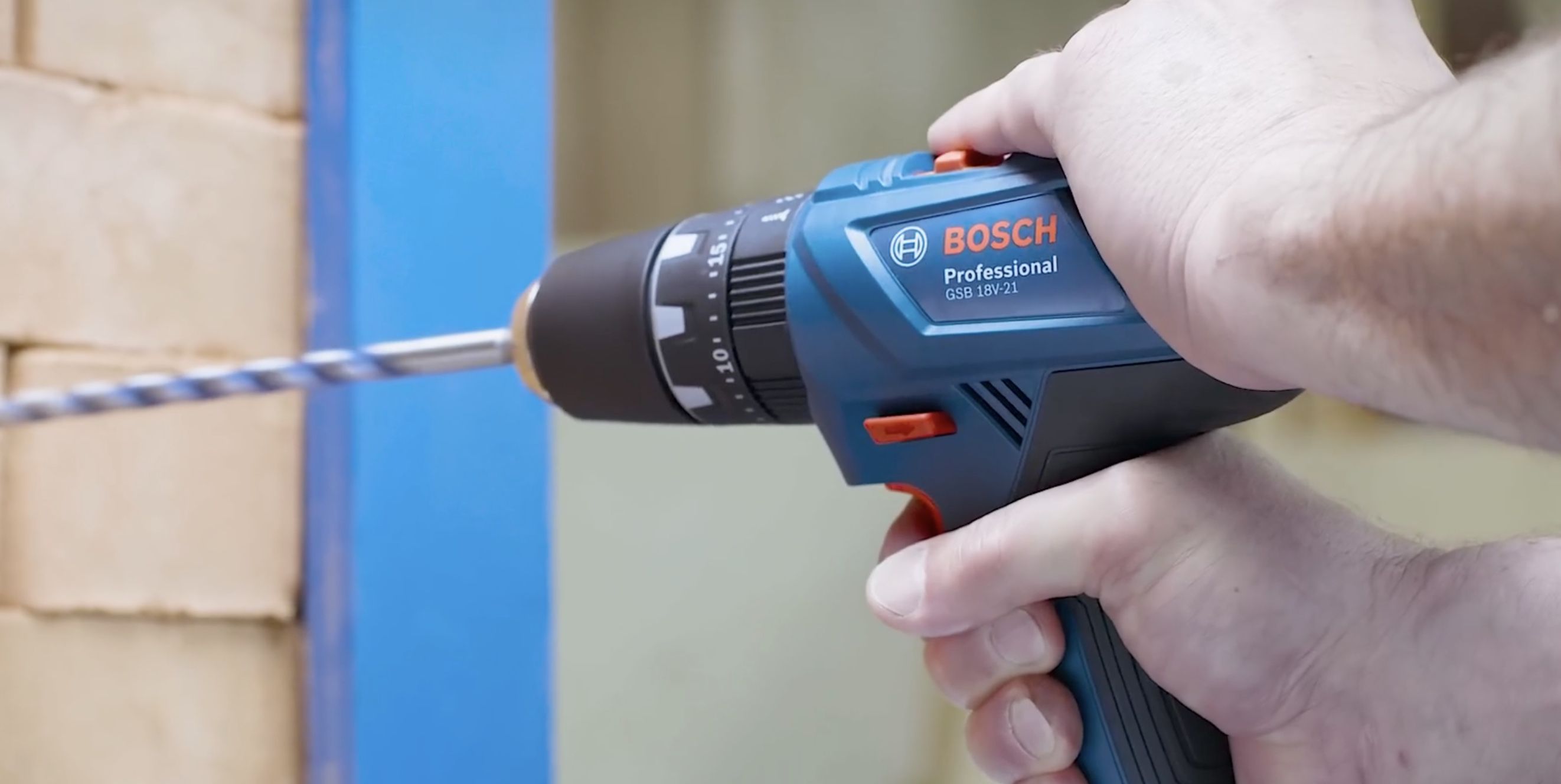 Bosch GSB 18V 21 Professional Akku Schlagbohrschrauber Solo Version im Handwerkerkoffer ab 67,49€ (statt 76€)