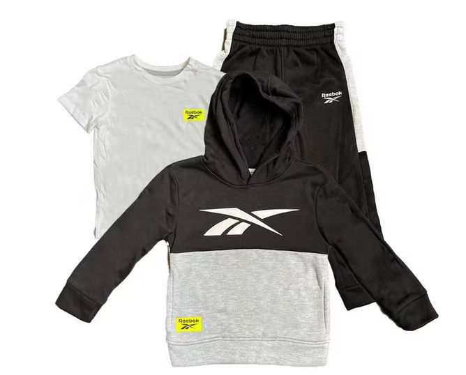 Reebok Kids 3er Joggerset   Hose, Hoody & Shirt für 21,76€ (statt 30€)