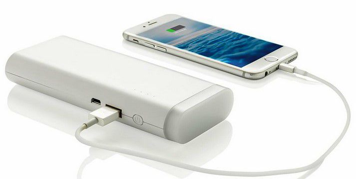 USB Powerbank 10.000 mAH mit LED Leuchte für 11,99€ (statt 15€)