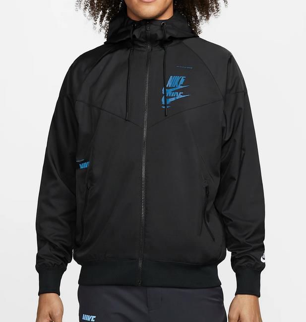 Nike Sportswear Sport Essentials+ Herren Web Windrunner Jacke für 67,47€ (statt 90€)