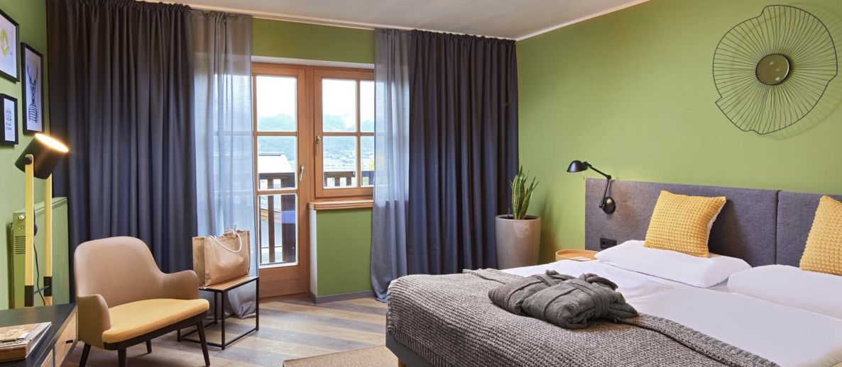 2 ÜN in Kaprun (AT) inkl. HP im 4* Hotel ever.grün mit Rooftop Pool, Wellness & Sommerkarte ab 94€ p.P.