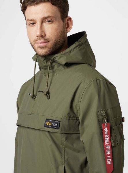 Alpha Industries Performance Anorak in Oliv für 56,94€ (statt 105€)