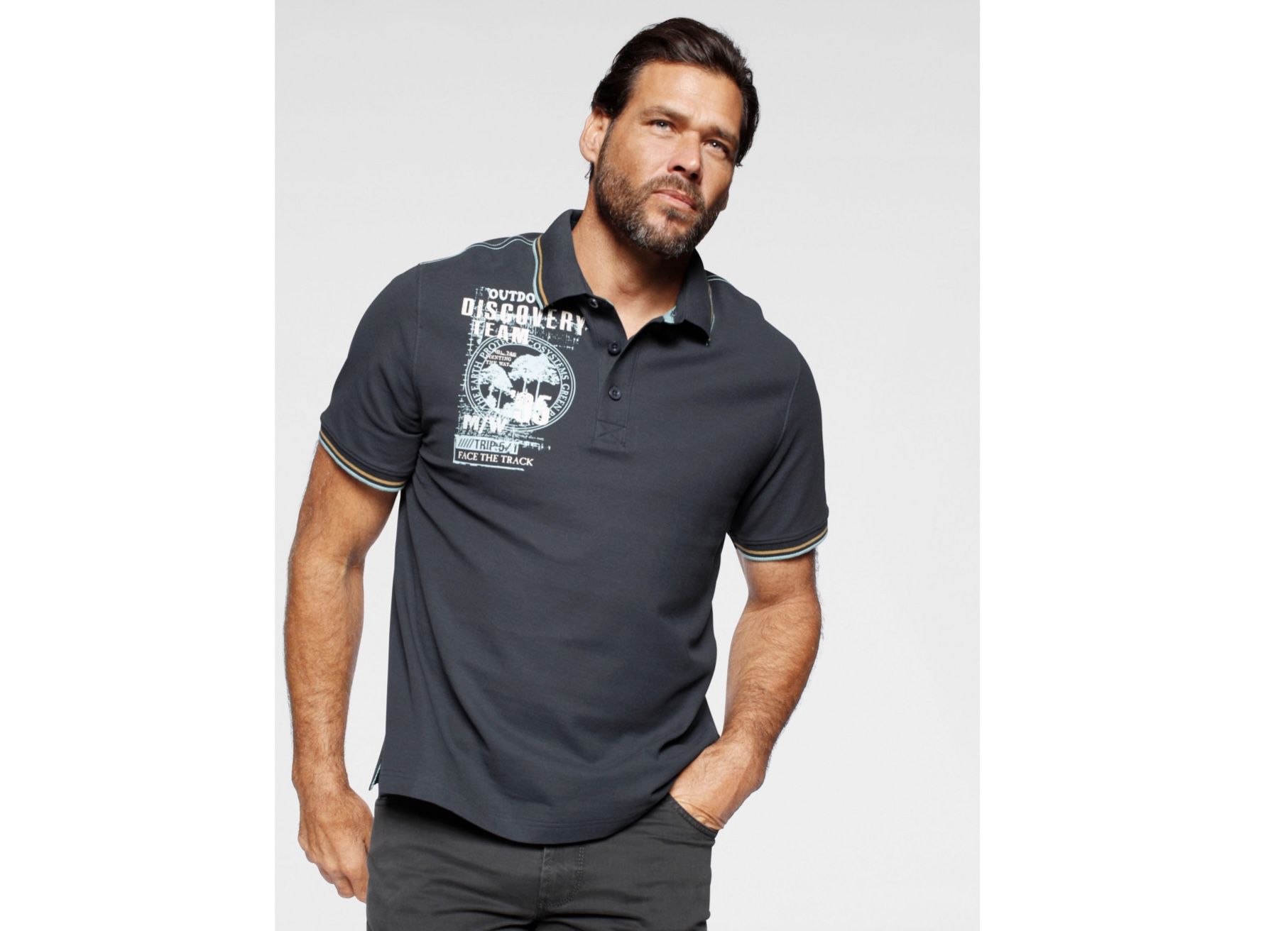 Mans World Poloshirt mit Print an der Schulter für 12,54€ (statt 18€)