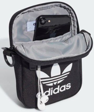 adidas Adicolor Classic Festival Tasche in Schwarz für 14€ (statt 23€)