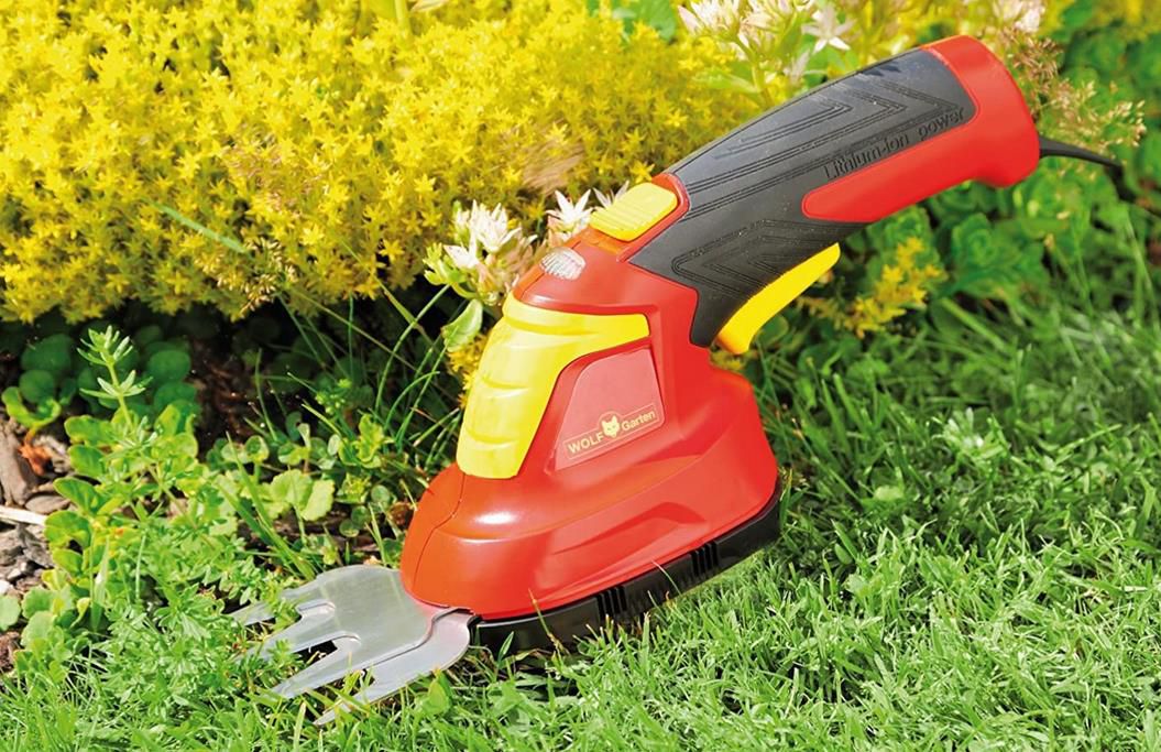 WOLF Garten Finesse 30 R Rasen  und Heckenschere mit festem Akku für 37,99€ (statt 55€)