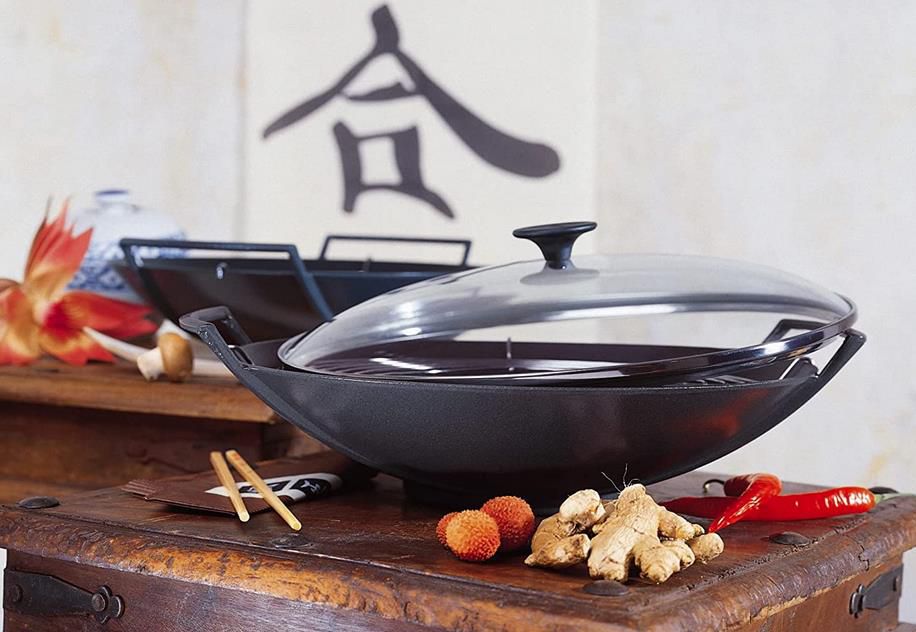 Le Creuset Gusseisen Wok mit Glasdeckel, 36 cm, 4,5 L für 138,54€ (statt 193€)