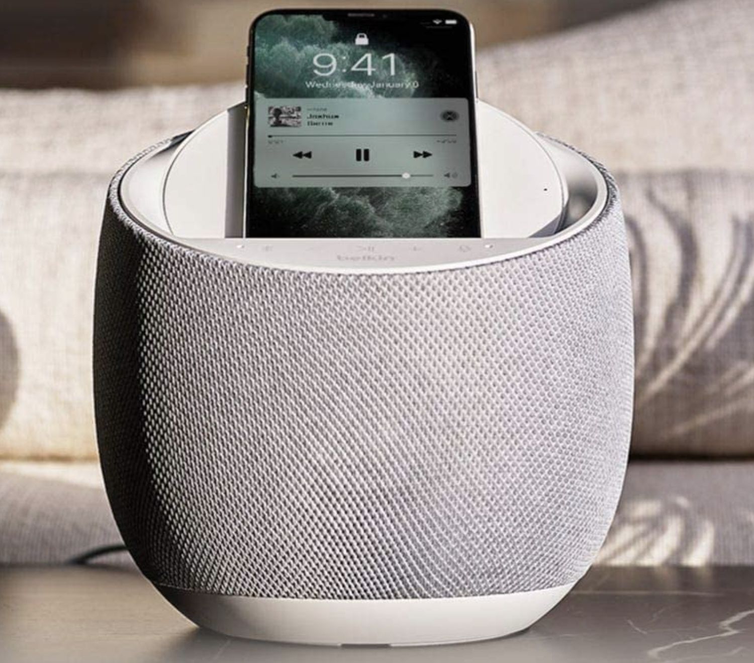 Belkin SoundForm Elite Hi Fi Smart Speaker mit drahtloser Ladefunktion für 99,99€ (statt 144€)