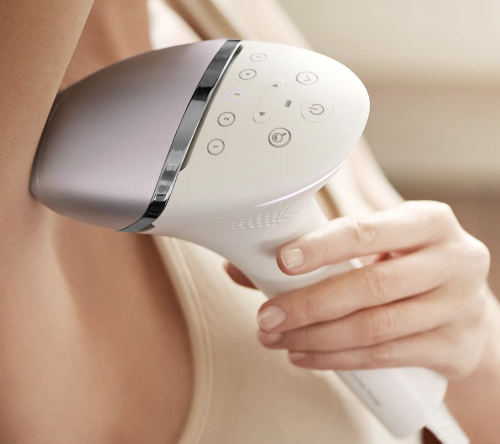 Philips Lumea Prestige Haarentfernungsgerät inkl. 2 Aufsätzen für 299,99€ (statt 361€)