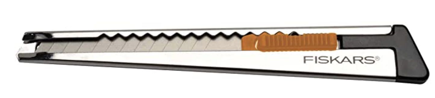 2x Fiskars Profi Cuttermesser aus Metall, Flach, 9 mm für 2,98€ (statt 6€)   Prime