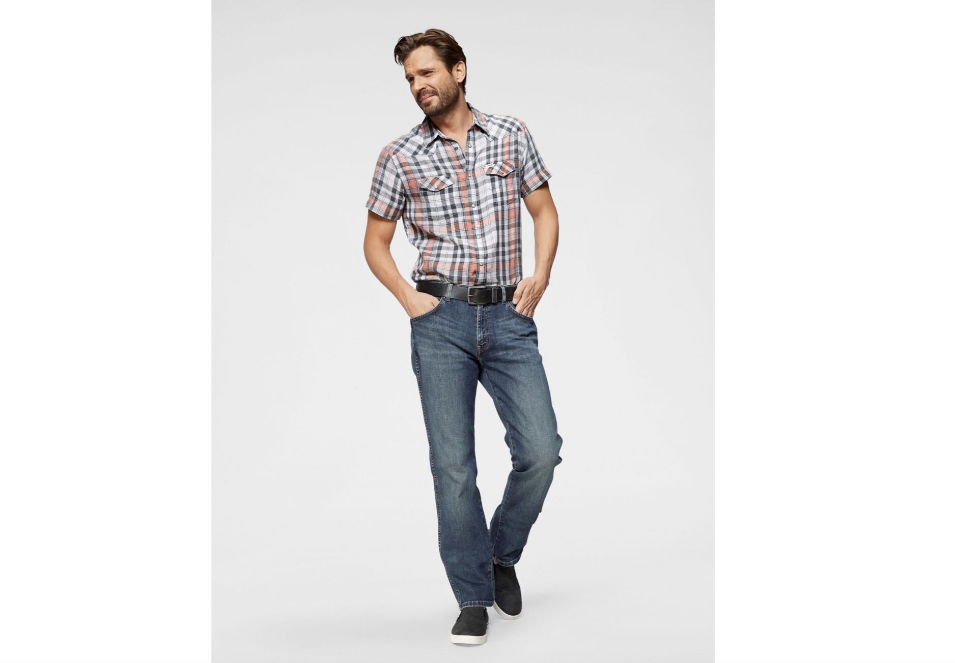 Wrangler Stretch Jeans »Arizona« Classic Straight für 30,99€ (statt 45€)