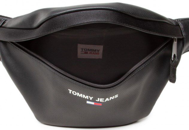 Tommy Jeans Gürteltasche Tjm Essential Twist Bumbag in Schwarz für 50,15€ (statt 59€)