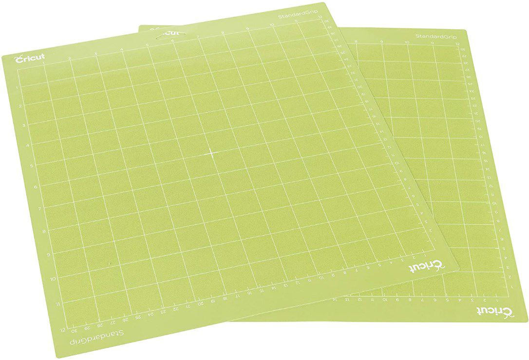 2er Pack Cricut Standardgrip Schneidematte mit 30,5cm x 30,5cm für 6,70€ (statt 21€)